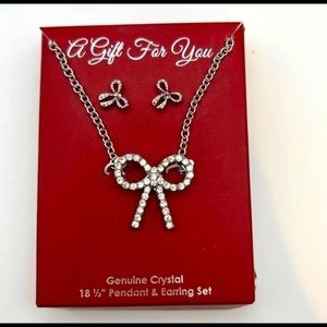 GENUINE Crystal 18 1/2 “ Pendant and‎ Earring Set
